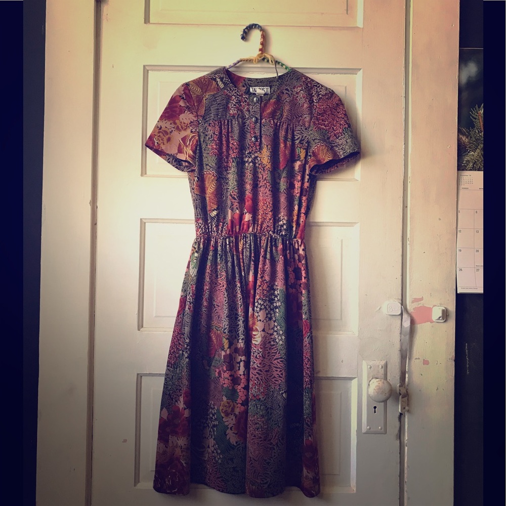 vintage dress. Taurus brand, size 6.